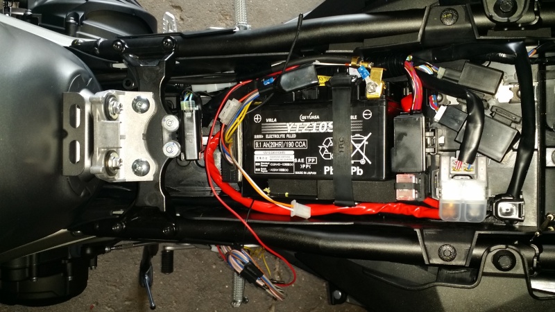 Pas bon plan mais arnaque Branchement-batterie-moto-mt09